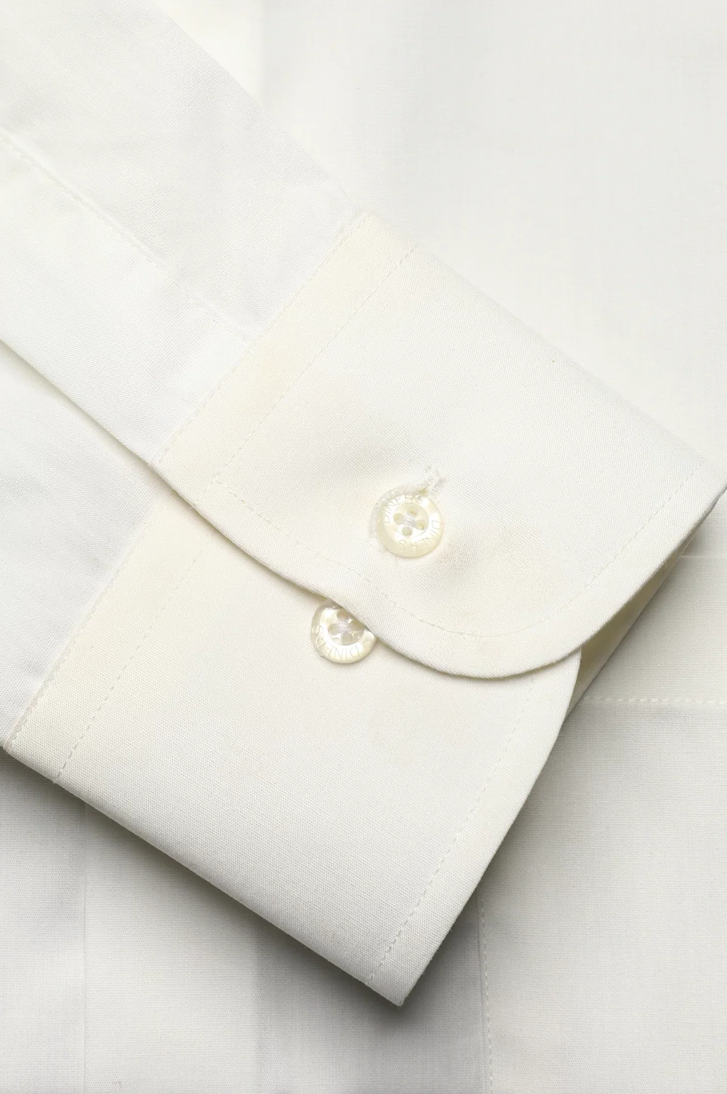 Off White Plain Formal Shirt - Image 3
