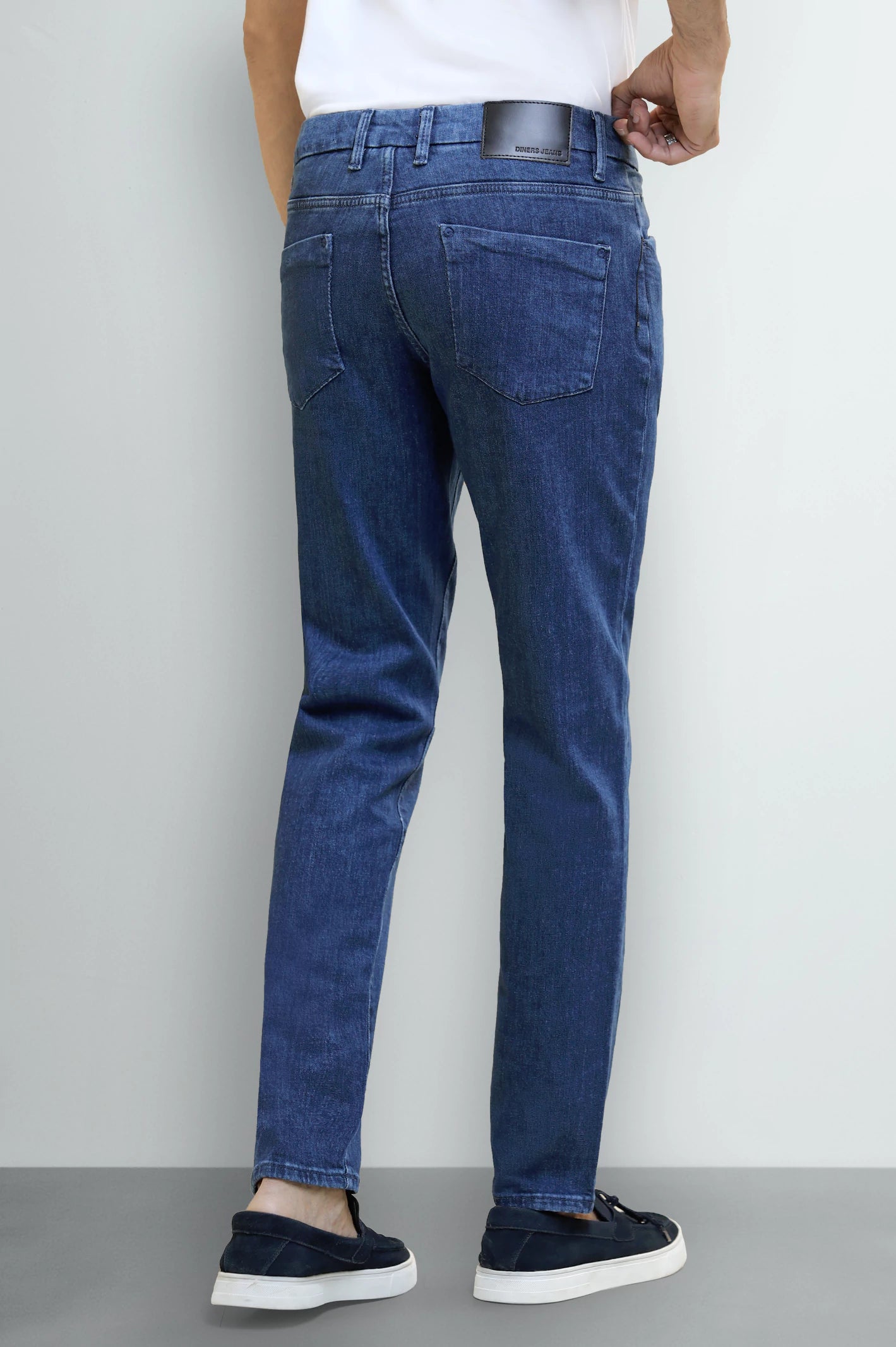 Medium Blue Jeans - Image 3