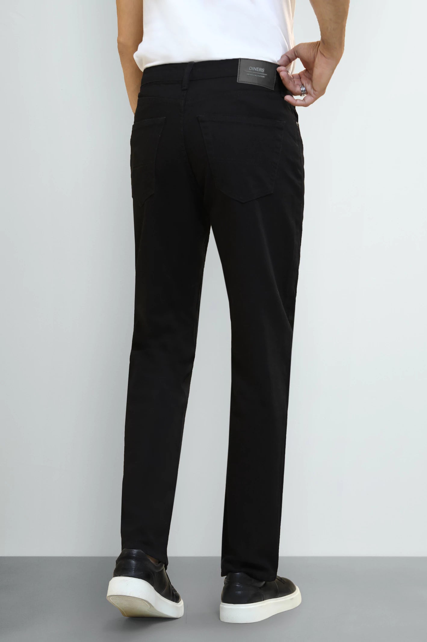 Black Straight Fit Jeans - Image 3
