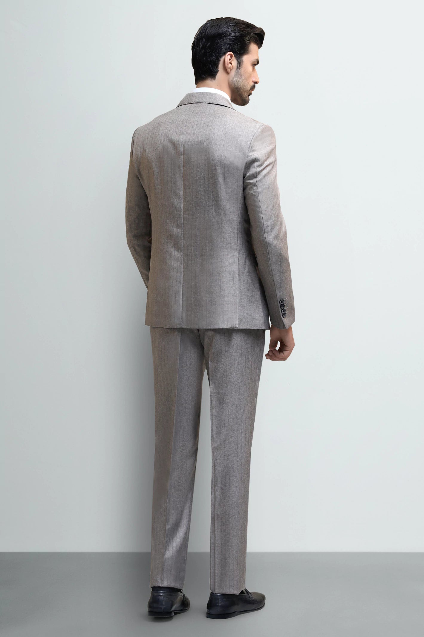 Men's Brown Striped 2-Piece Suit - Image 5
