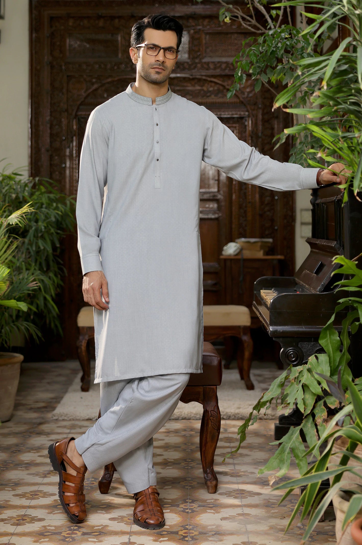 Light Grey Wash & Wear Shalwar Kameez - Image 4
