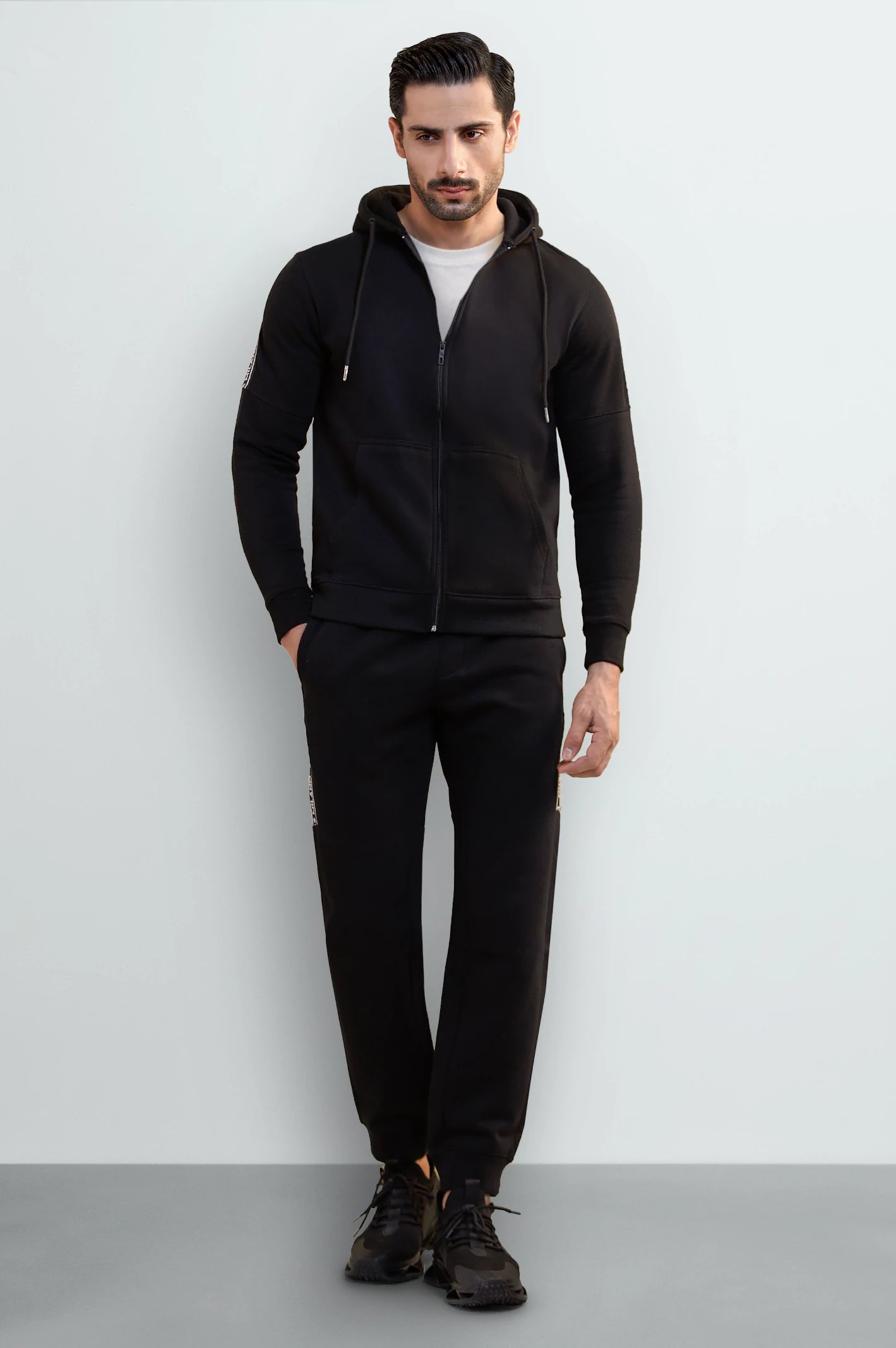 Men's Black Solid Zip-Up Hoodie - Image 2