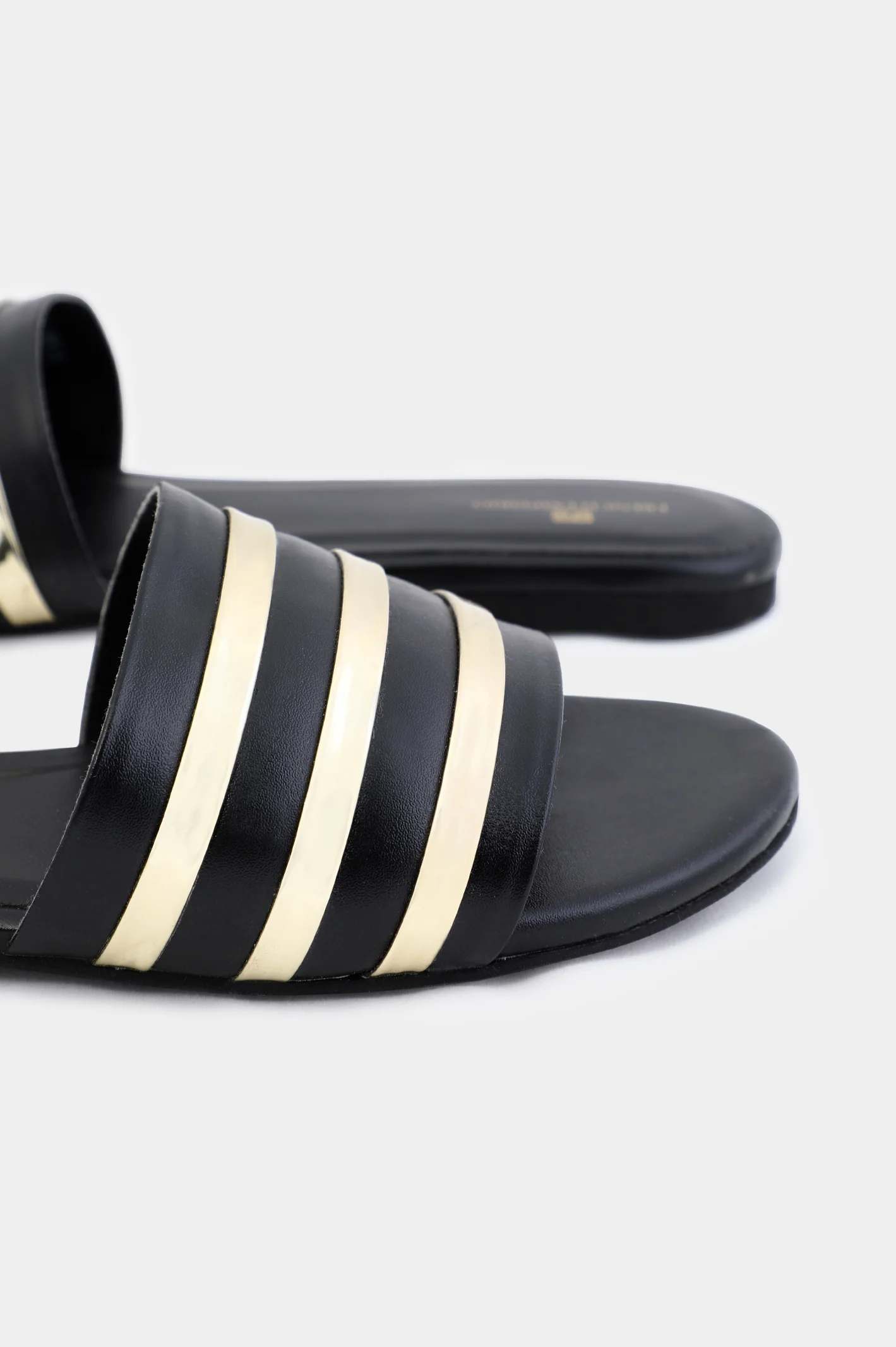 Ladies Casual Slippers - Image 2