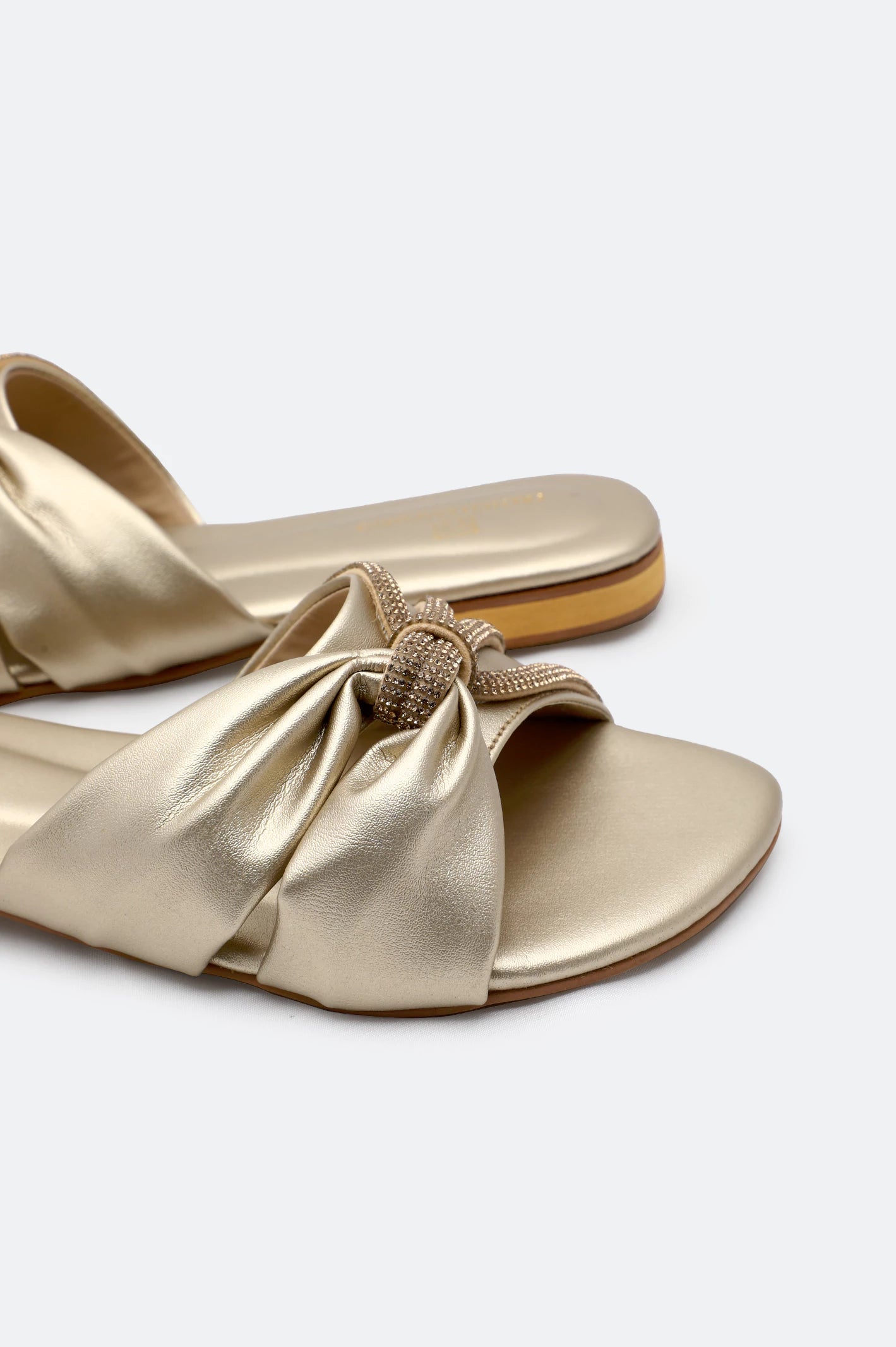 Golden Ladies Casual Slippers - Image 2