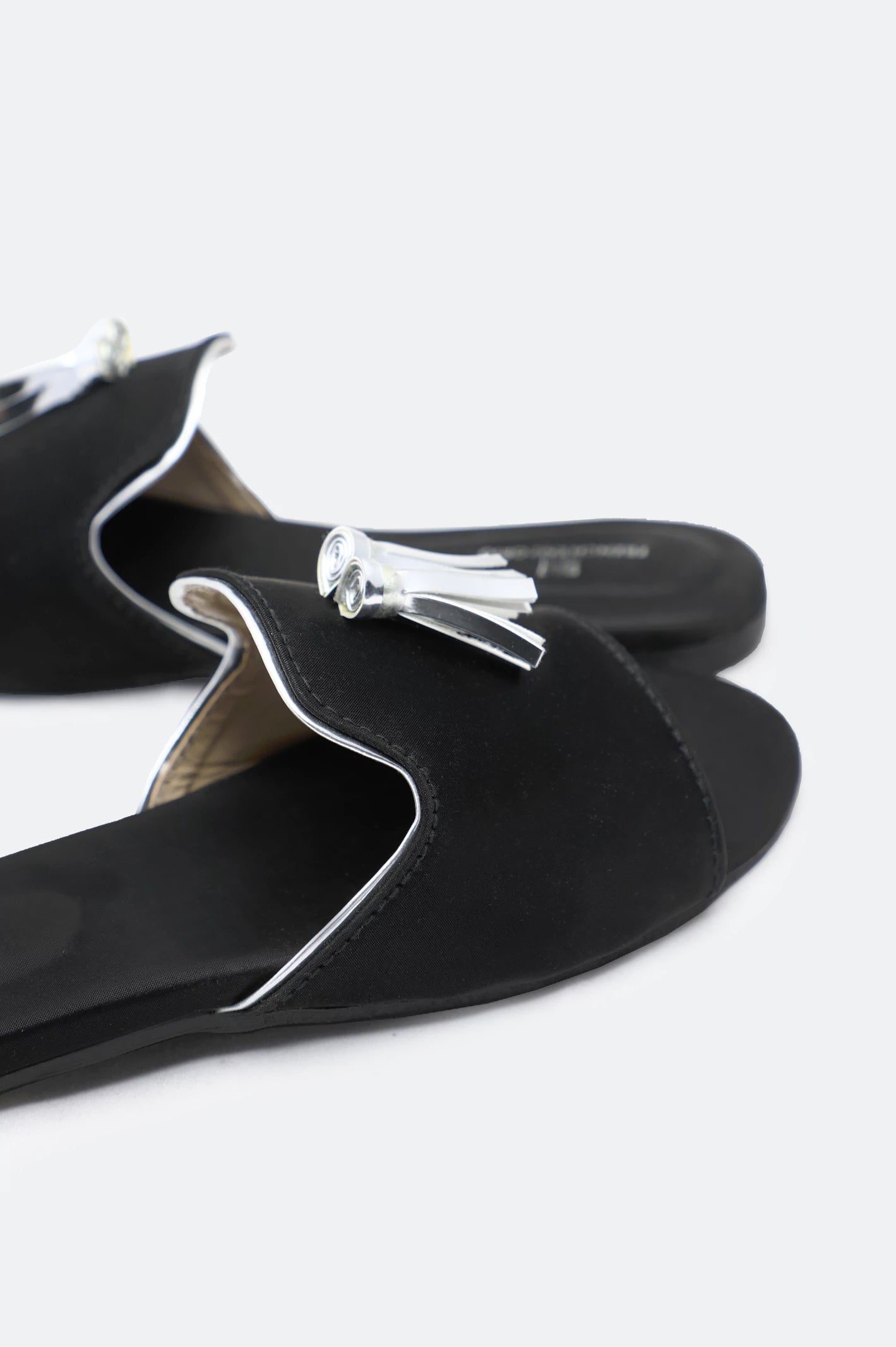 Black Ladies Casual Slippers - Image 2