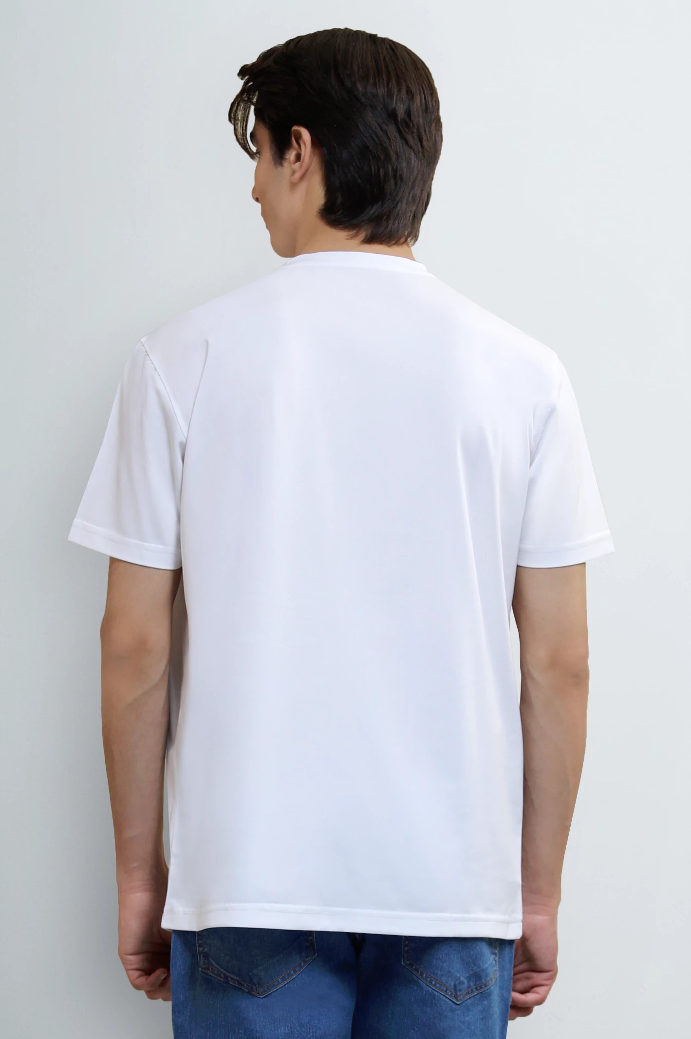 White Basic Crew Neck T-Shirt - Image 4