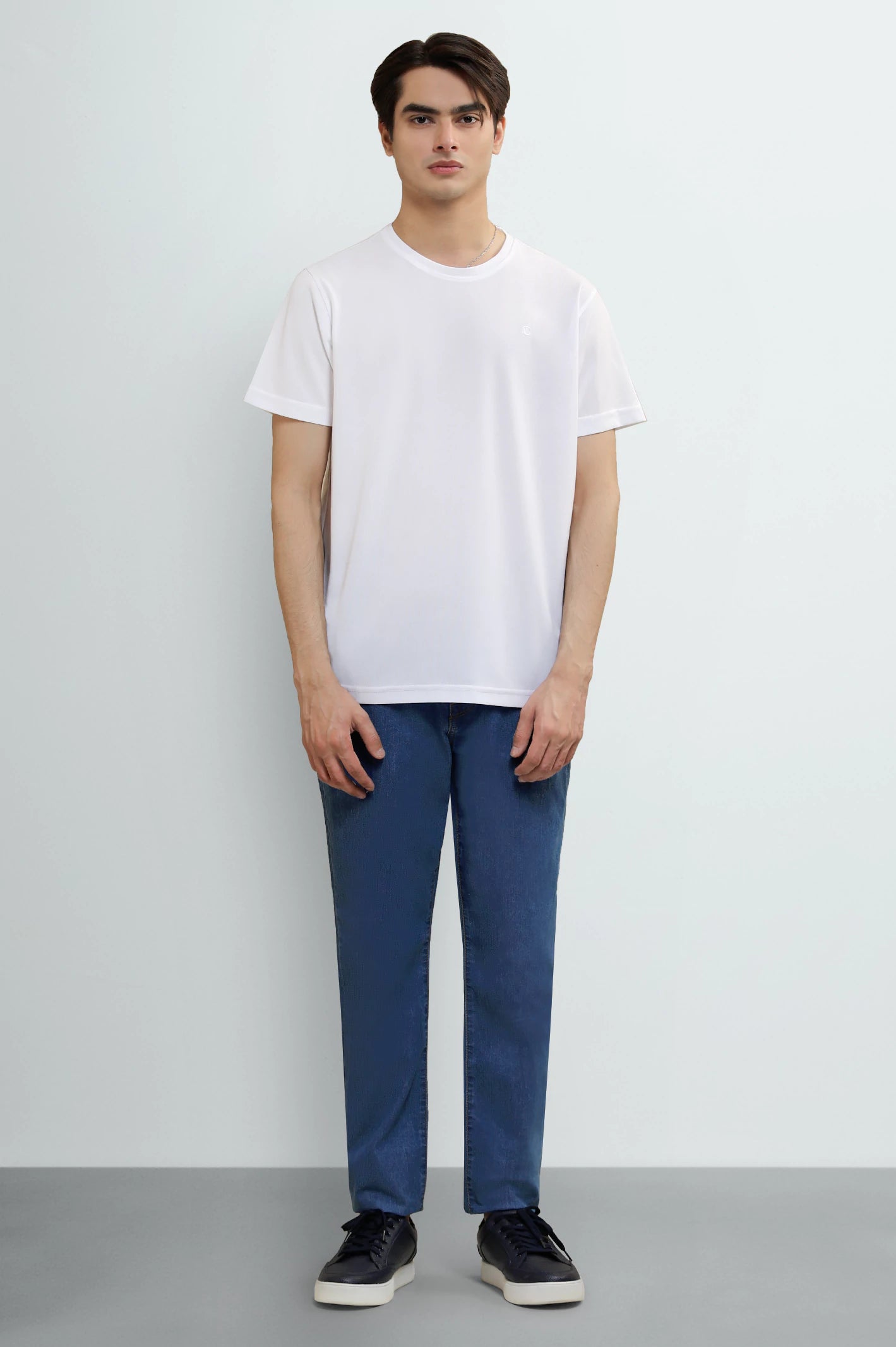 White Basic Crew Neck T-Shirt - Image 2