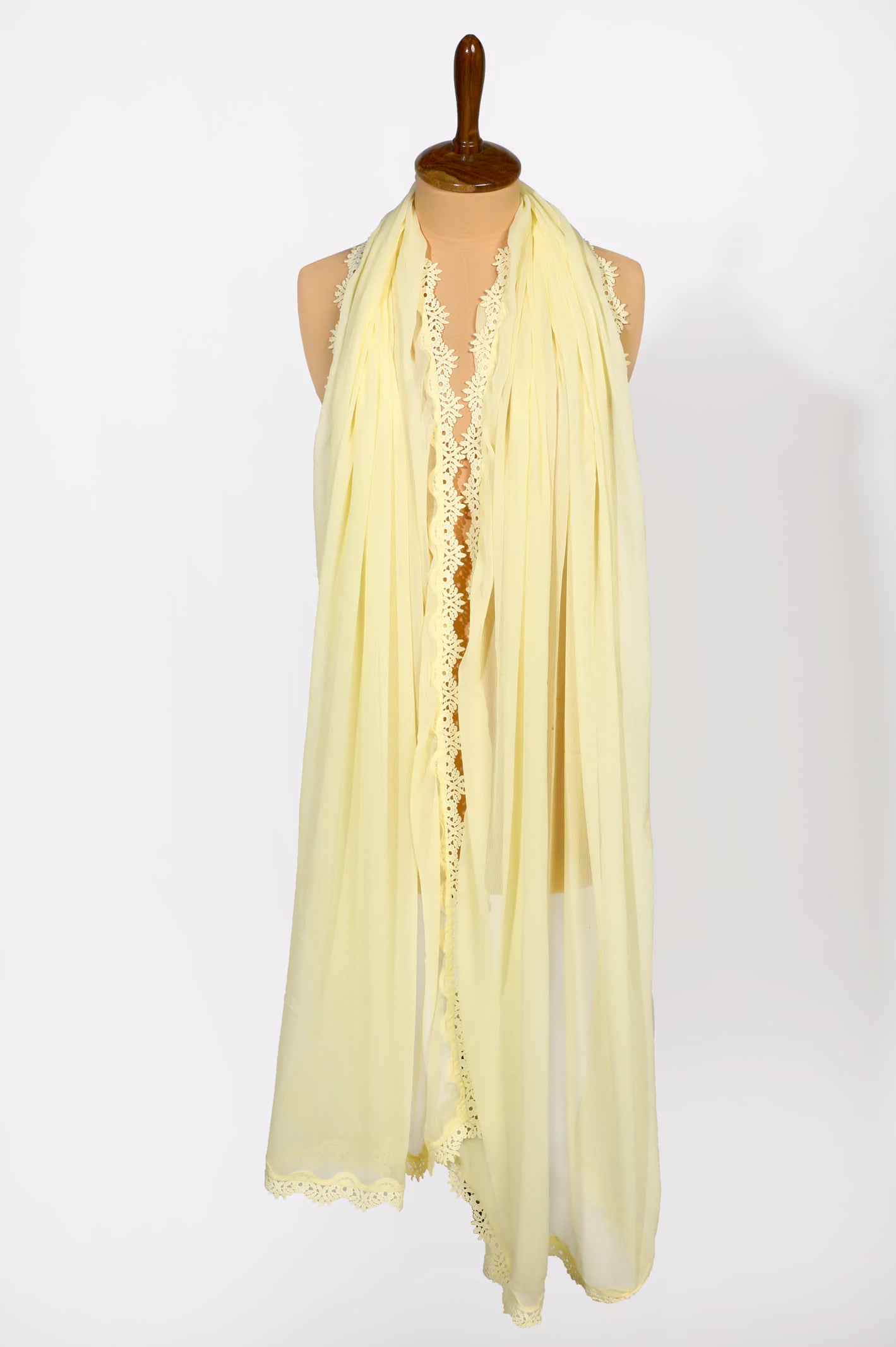 Yellow Lace Dupatta - Image 3