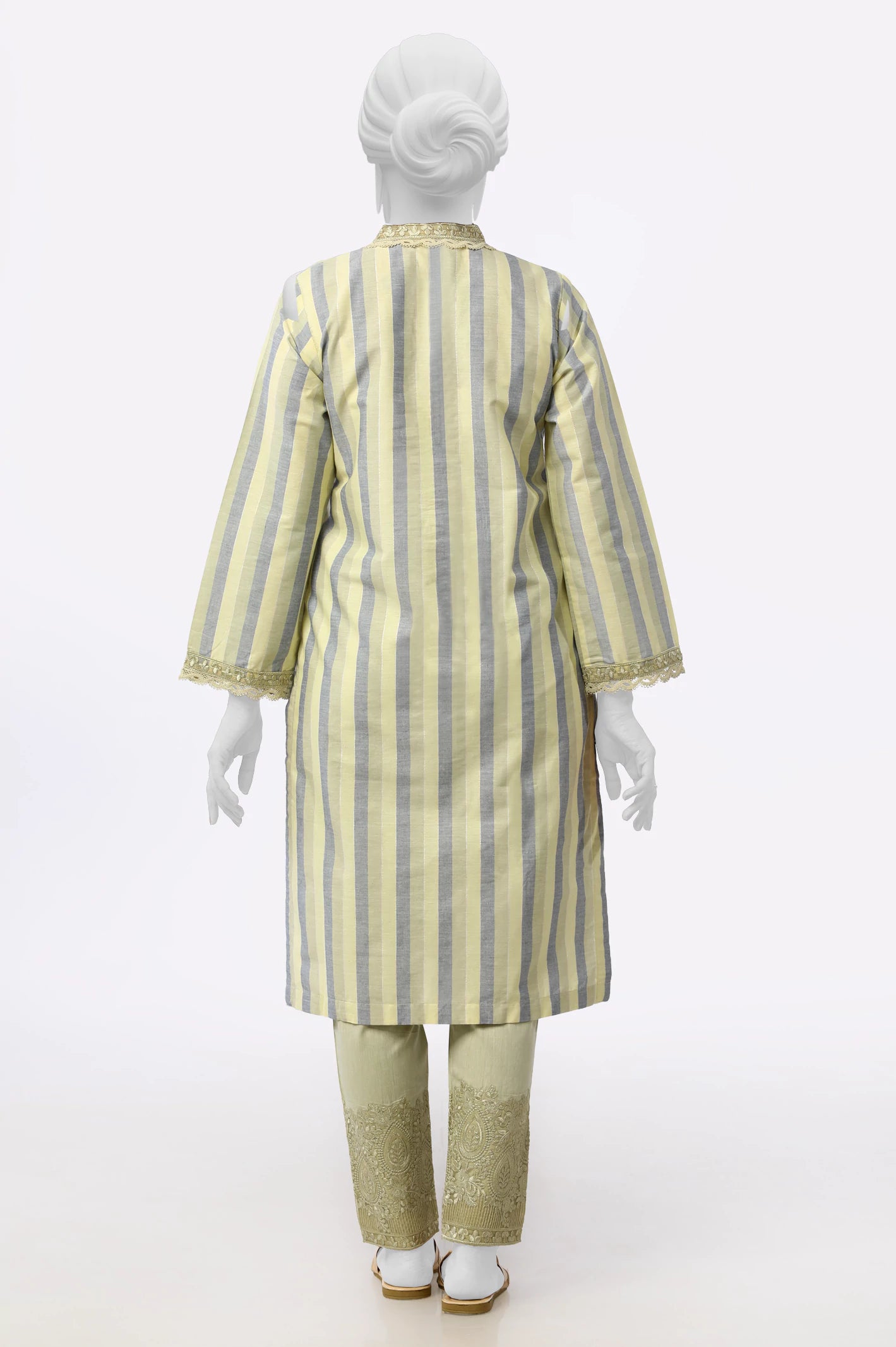 Pista Embroidered 2PC - Image 3
