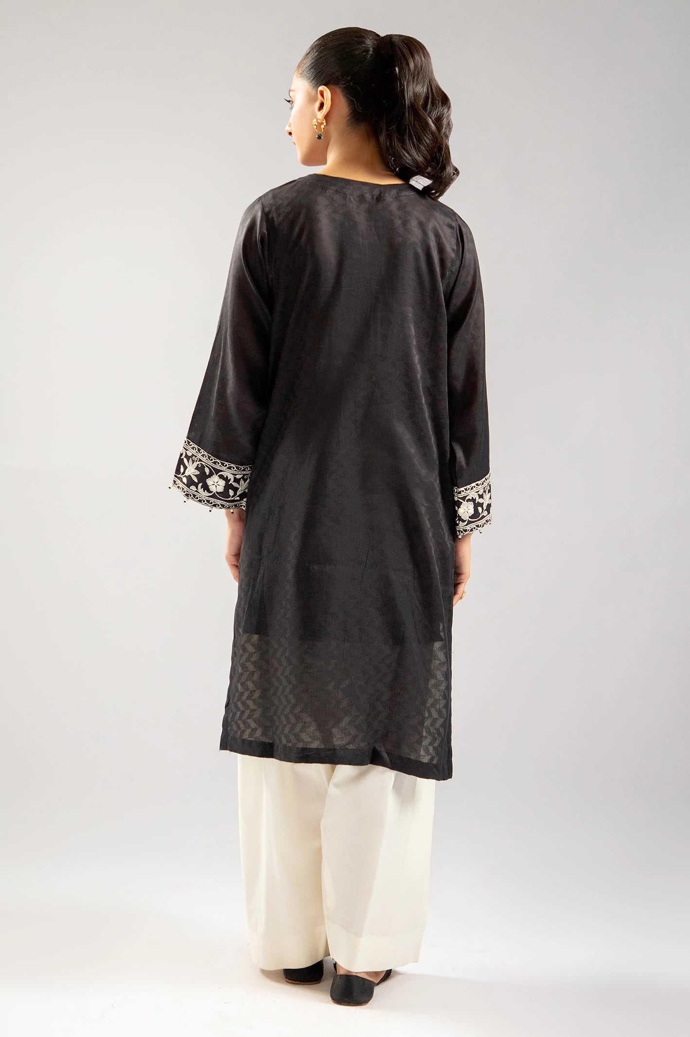 Black Embroidered Kurti - Image 4