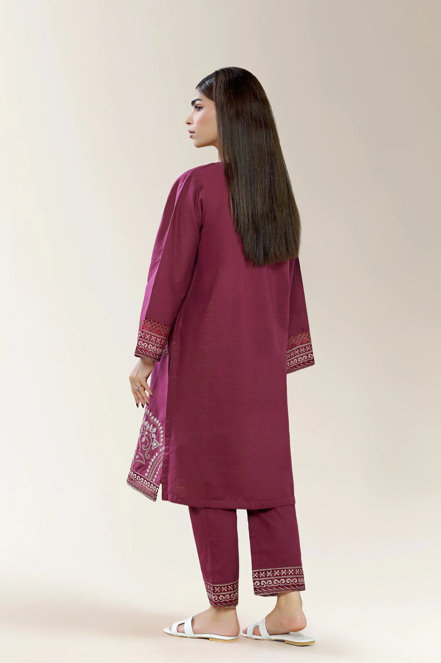 Embroidered Khaddar Plum 2PC - Image 2