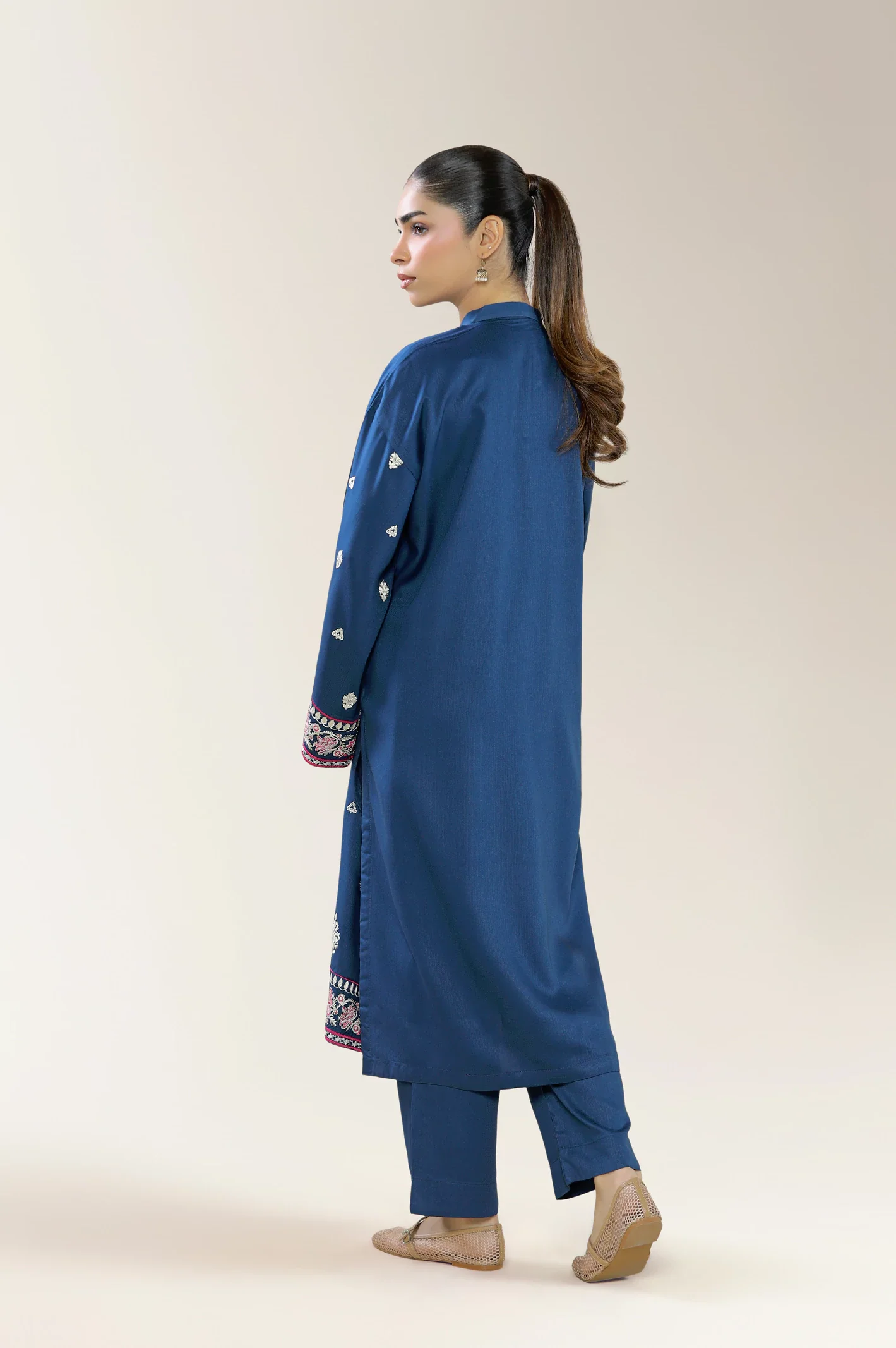 Embroidered 2PC - Image 4