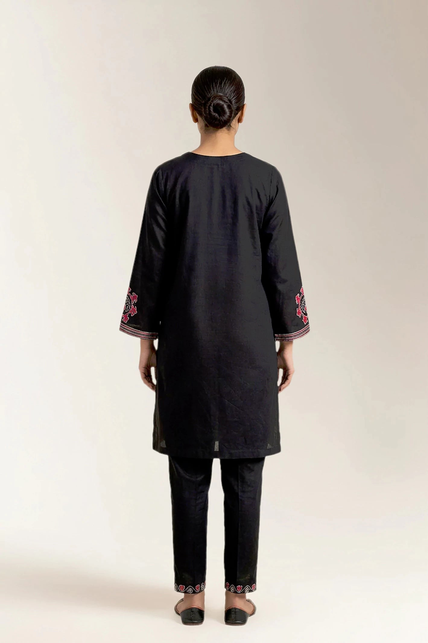 Embroidered Khaddar-Black 2PC - Image 3