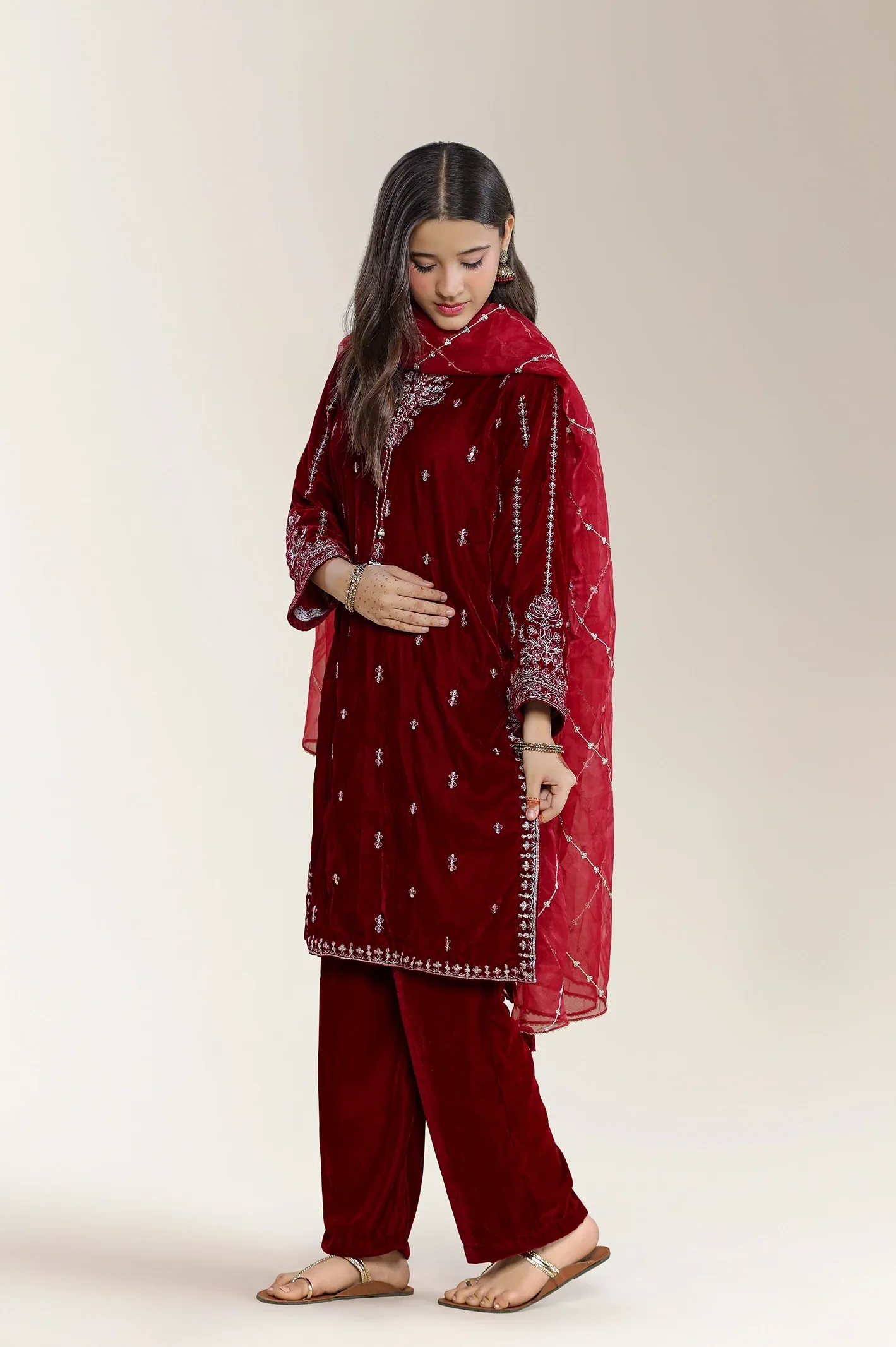 Embroidered Velvet Maroon Teens 3PC - Image 3
