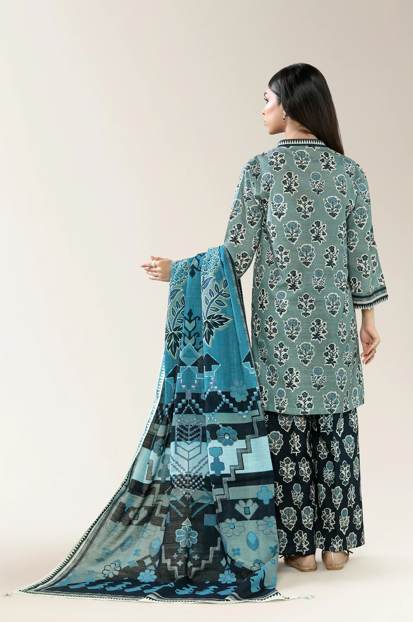 Printed Khaddar-Blue Unstitched 3PC - Image 3