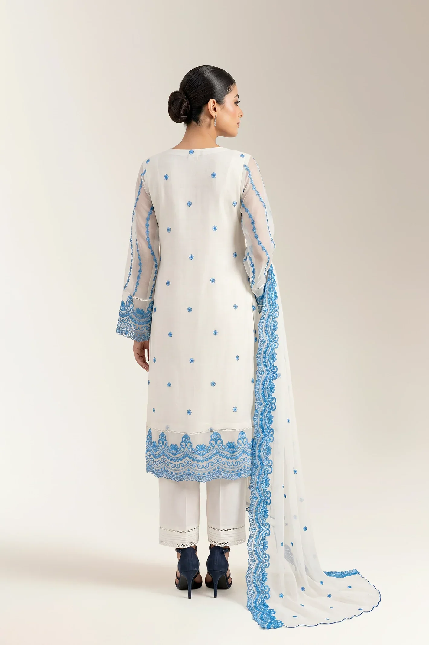 Embroidered Unstitched 3PC - Image 2